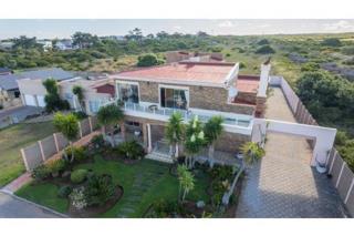5 Bedroom Property for Sale in Stilbaai Wes Western Cape